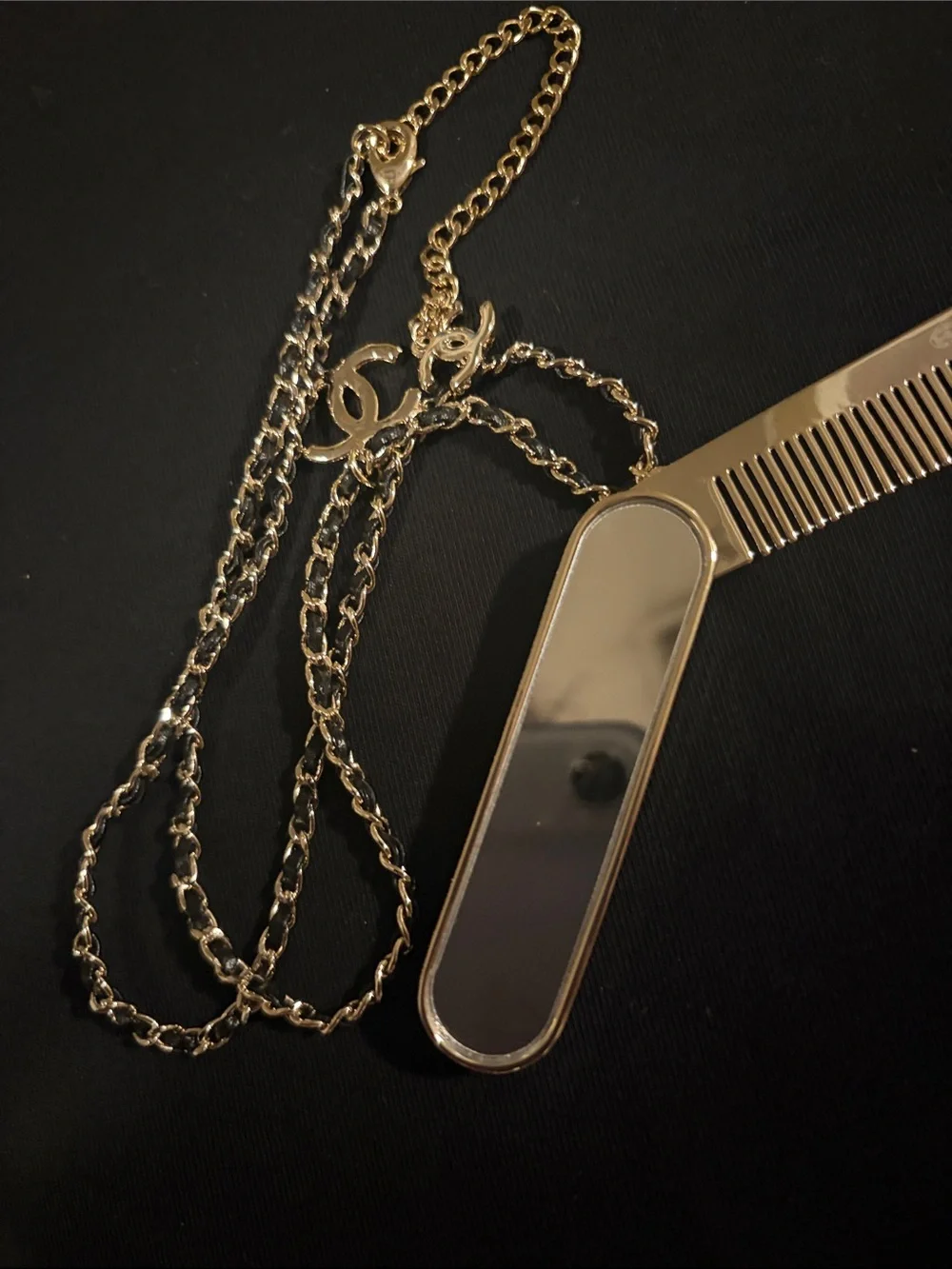 🪮 Chanel Beauty 🪞 compact Hair Comb / Mirror Pendant 🖤 Chain Necklace ⛓️